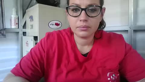 Snapshot of beccabee37 chatting on 02-09-26, 06:56 beccabee37 online show from 02-09-26, 06:56