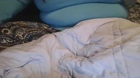 Snapshot of beccabee37 chatting on 02-11-26, 11:04 beccabee37 online show from 02-11-26, 11:04