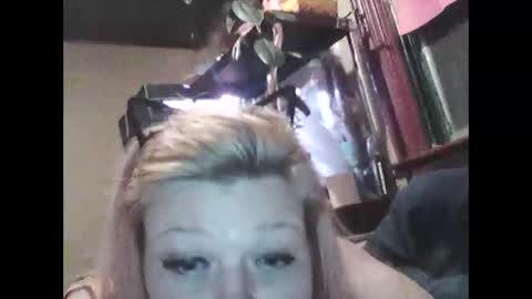 Snapshot of beccadream420 chatting on 02-23-26, 07:17 beccadream420 online show from 02-23-26, 07:17