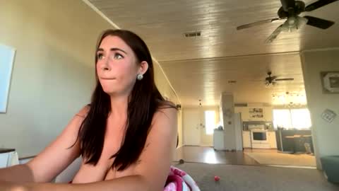 Snapshot of beccaraexoxo chatting on 06-11-26, 12:32 beccaraexoxo online show from 06-11-26, 12:32