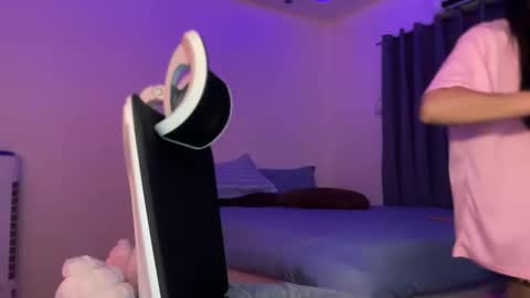 Snapshot of becinapia15 chatting on 03-15-26, 09:21 becinapia15 online show from 03-15-26, 09:21