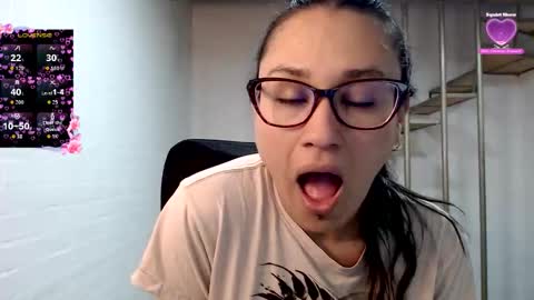 Snapshot of beckdymon chatting on 02-06-26, 12:26 Daniela online show from 02-06-26, 12:26