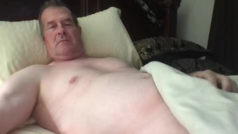 Snapshot of beckett2026 chatting on 11-12-25, 01:00 beckett2026 online show from 11-12-25, 01:00