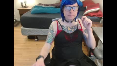 Snapshot of beckyking chatting on 02-12-25, 01:09 BeckyKinkg online show from 02-12-25, 01:09