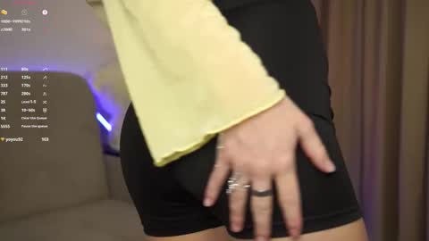 Melissa online show from 10-20-25, 03:12