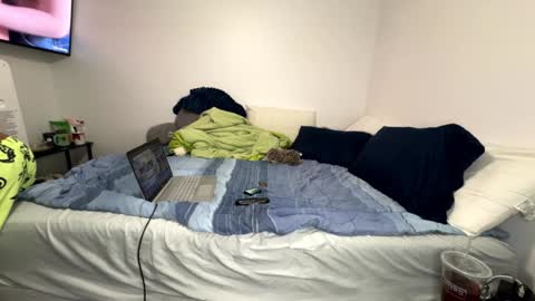 Peaches  Cream online show from 12-11-24, 09:09