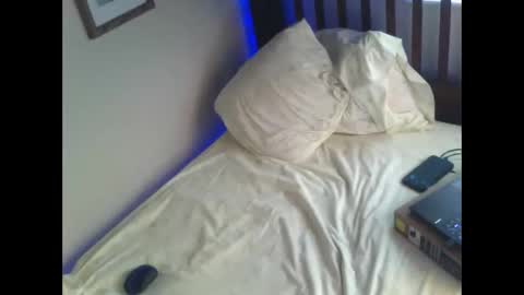 Bedwetboys online show from 05-30-26, 01:41