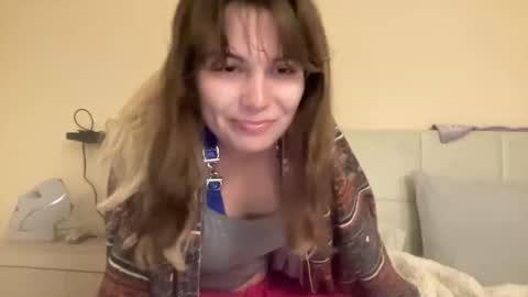 Snapshot of beebeebuzzzzzz chatting on 02-17-26, 07:38 beebeebuzzzzzz online show from 02-17-26, 07:38