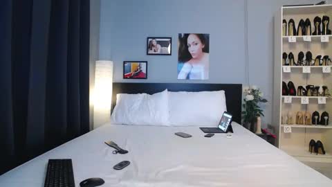 Bee if you ever see the girl who can take 12 inch all the way inside the ass try me online show from 11-18-25, 01:33