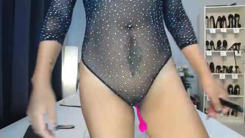 Snapshot of beebeethai chatting on 01-13-26, 01:55 Bee if you ever see the girl who can take 12 inch all the way inside the ass try me online show from 01-13-26, 01:55