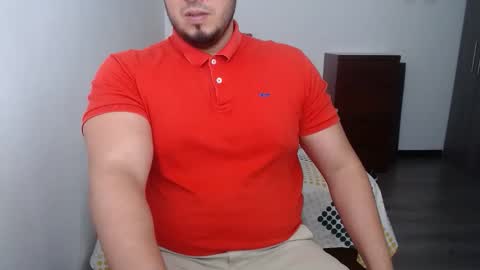 Snapshot of beefypecs_10 chatting on 05-15-26, 06:04 Criss2fer online show from 05-15-26, 06:04