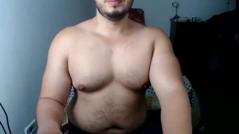 Snapshot of beefypecs_10 chatting on 05-27-26, 03:03 Criss2fer online show from 05-27-26, 03:03