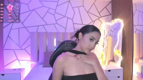 Snapshot of beella_tay1 chatting on 02-20-26, 10:21 BELLA online show from 02-20-26, 10:21