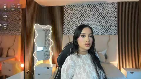 Snapshot of beella_tay1 chatting on 05-06-26, 11:37 BELLA online show from 05-06-26, 11:37