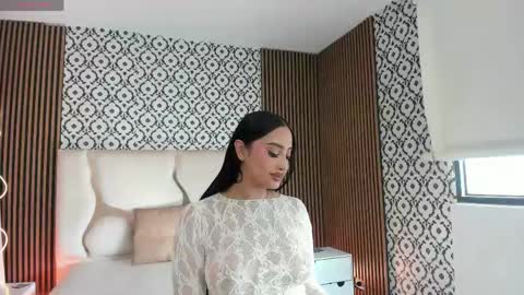 Snapshot of beella_tay1 chatting on 05-20-26, 12:22 BELLA online show from 05-20-26, 12:22
