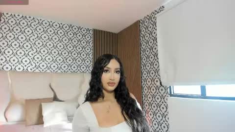 Snapshot of beella_tay1 chatting on 05-26-26, 12:12 BELLA online show from 05-26-26, 12:12
