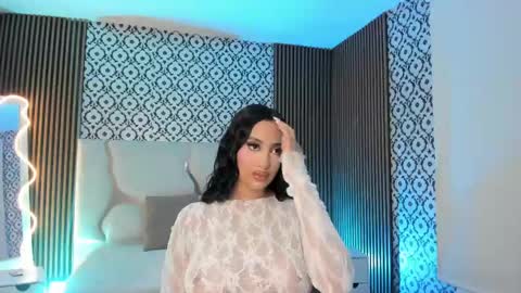 Snapshot of beella_tay1 chatting on 06-05-26, 12:11 BELLA online show from 06-05-26, 12:11