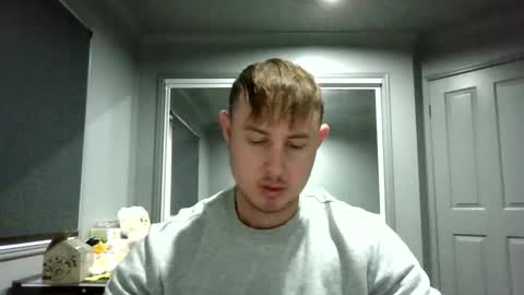 Snapshot of beelzebubxo chatting on 10-23-25, 11:24 beelzebubxo online show from 10-23-25, 11:24