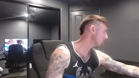 Snapshot of beelzebubxo chatting on 06-17-26, 02:58 beelzebubxo online show from 06-17-26, 02:58