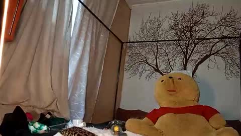 Snapshot of beencee2 chatting on 11-23-25, 02:17 beencee2 online show from 11-23-25, 02:17