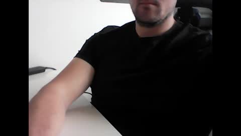 beenee3 online show from 04-10-26, 06:18