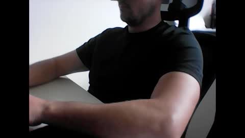beenee3 online show from 05-19-26, 07:58
