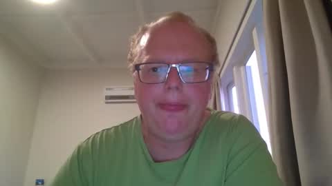 Snapshot of beentomars chatting on 10-19-25, 06:47 beentomars online show from 10-19-25, 06:47