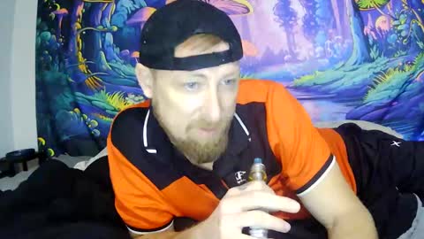 Snapshot of beercanthickness chatting on 10-26-25, 05:52 Dunkindaddy online show from 10-26-25, 05:52