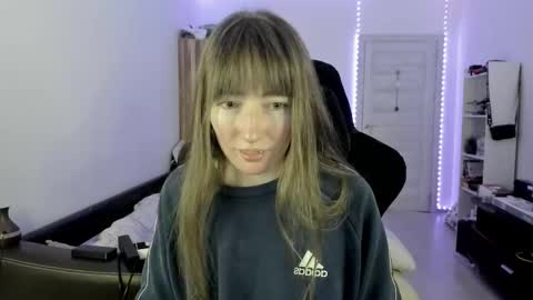 Snapshot of bekkareyes chatting on 12-21-25, 06:15 bekka online show from 12-21-25, 06:15