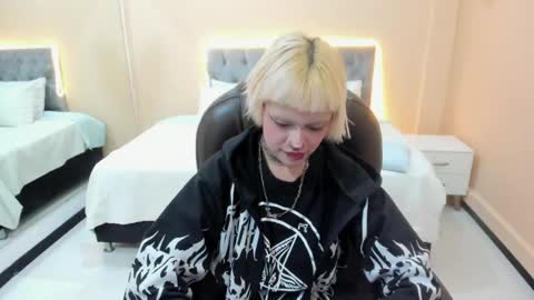 Bela online show from 04-12-26, 12:10