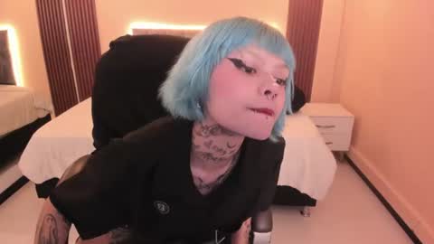 Snapshot of bela_craxkerr chatting on 06-11-26, 12:47 Bela online show from 06-11-26, 12:47