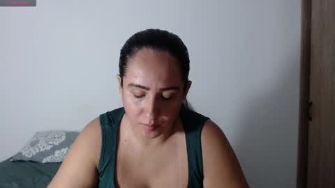 Snapshot of bela_hadid05 chatting on 02-20-26, 05:13 hadid online show from 02-20-26, 05:13