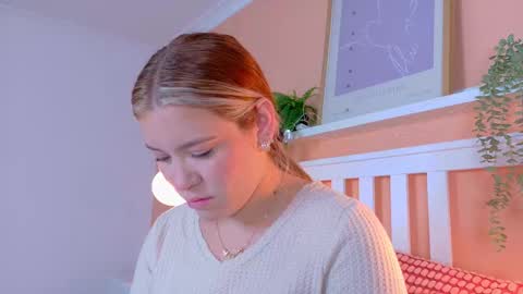 Snapshot of belamiller chatting on 09-11-25, 11:43 BELA online show from 09-11-25, 11:43