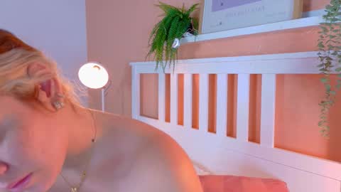 Snapshot of belamiller chatting on 09-12-25, 11:32 BELA online show from 09-12-25, 11:32