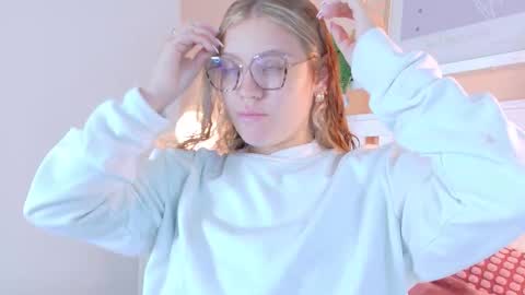 Snapshot of belamiller chatting on 09-20-25, 11:33 BELA online show from 09-20-25, 11:33