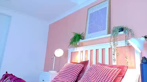 Snapshot of belamiller chatting on 09-27-25, 11:26 BELA online show from 09-27-25, 11:26