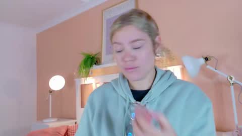 Snapshot of belamiller chatting on 10-06-25, 11:40 BELA online show from 10-06-25, 11:40