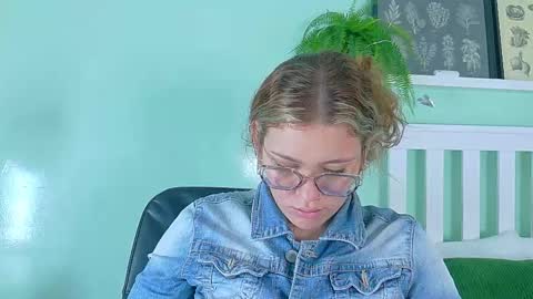 Snapshot of belamiller chatting on 10-09-25, 11:41 BELA online show from 10-09-25, 11:41