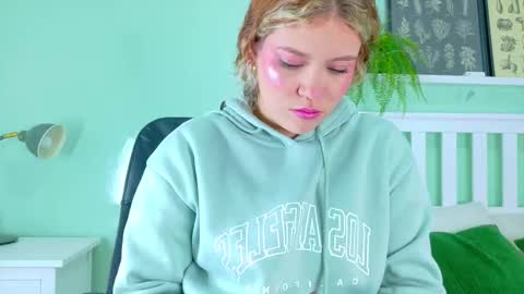 Snapshot of belamiller chatting on 10-25-25, 11:51 BELA online show from 10-25-25, 11:51