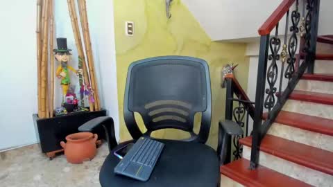 independent model online show from 12-11-24, 12:55