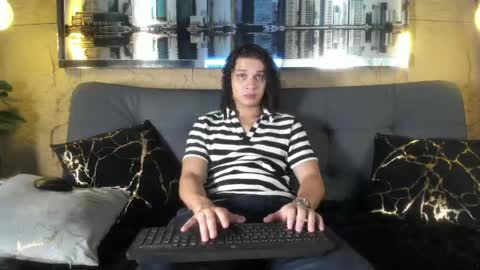 independent model online show from 05-16-26, 10:23