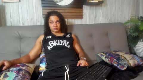 independent model online show from 05-26-26, 07:10