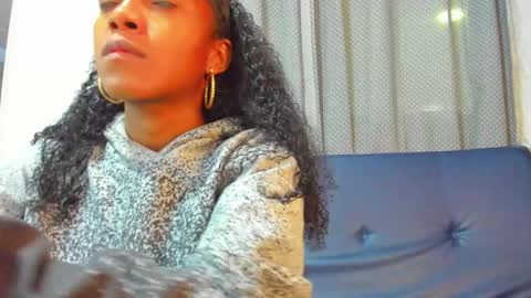 Snapshot of belen10 chatting on 09-13-25, 11:43 Belen online show from 09-13-25, 11:43