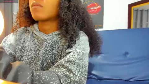 Snapshot of belen10 chatting on 10-21-25, 11:33 Belen online show from 10-21-25, 11:33