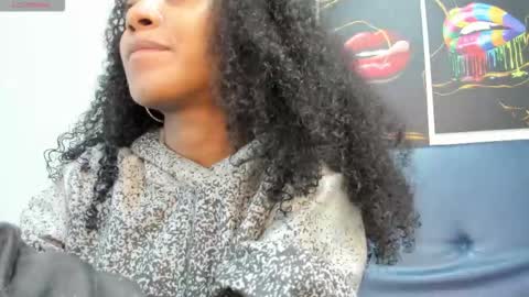 Snapshot of belen10 chatting on 11-15-25, 11:40 Belen online show from 11-15-25, 11:40