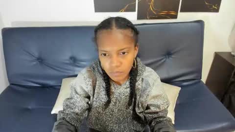 Snapshot of belen10 chatting on 11-30-25, 11:36 Belen online show from 11-30-25, 11:36