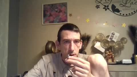 Snapshot of belgianboy33 chatting on 12-29-24, 07:17 Dreamcock online show from 12-29-24, 07:17