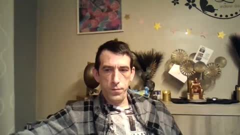 Snapshot of belgianboy33 chatting on 01-03-25, 06:44 Dreamcock online show from 01-03-25, 06:44