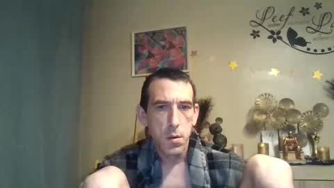 Snapshot of belgianboy33 chatting on 09-10-25, 04:12 Dreamcock online show from 09-10-25, 04:12