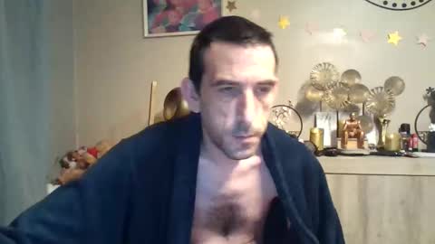Snapshot of belgianboy33 chatting on 09-20-25, 04:24 Dreamcock online show from 09-20-25, 04:24